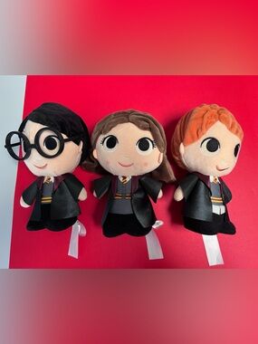 Warner Bros. Plush Wizard Trio in Black, Brown, Orange